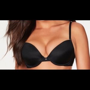 NWTS Frederick’s of Hollywood Extreme Cleavage Bra